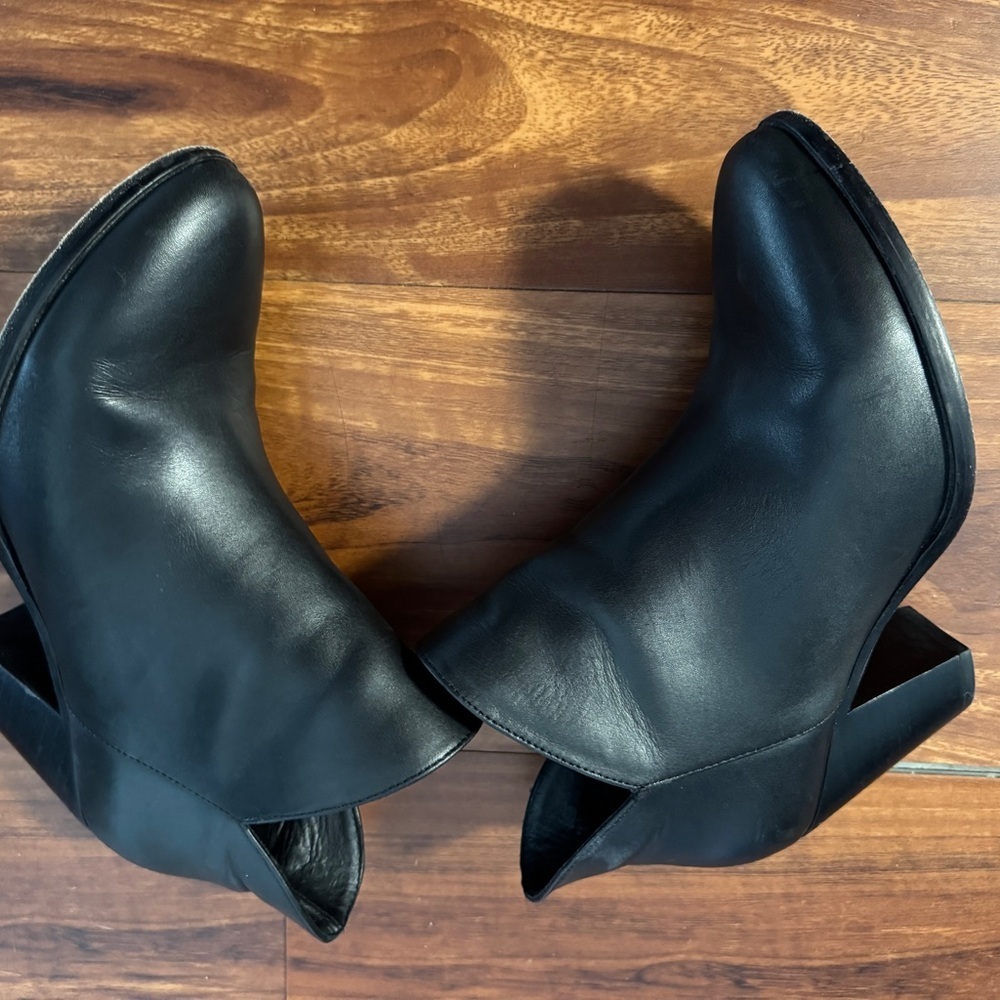 Thursday $180 Uptown Elegant Black Ankle Boots - Picture 9 of 11
